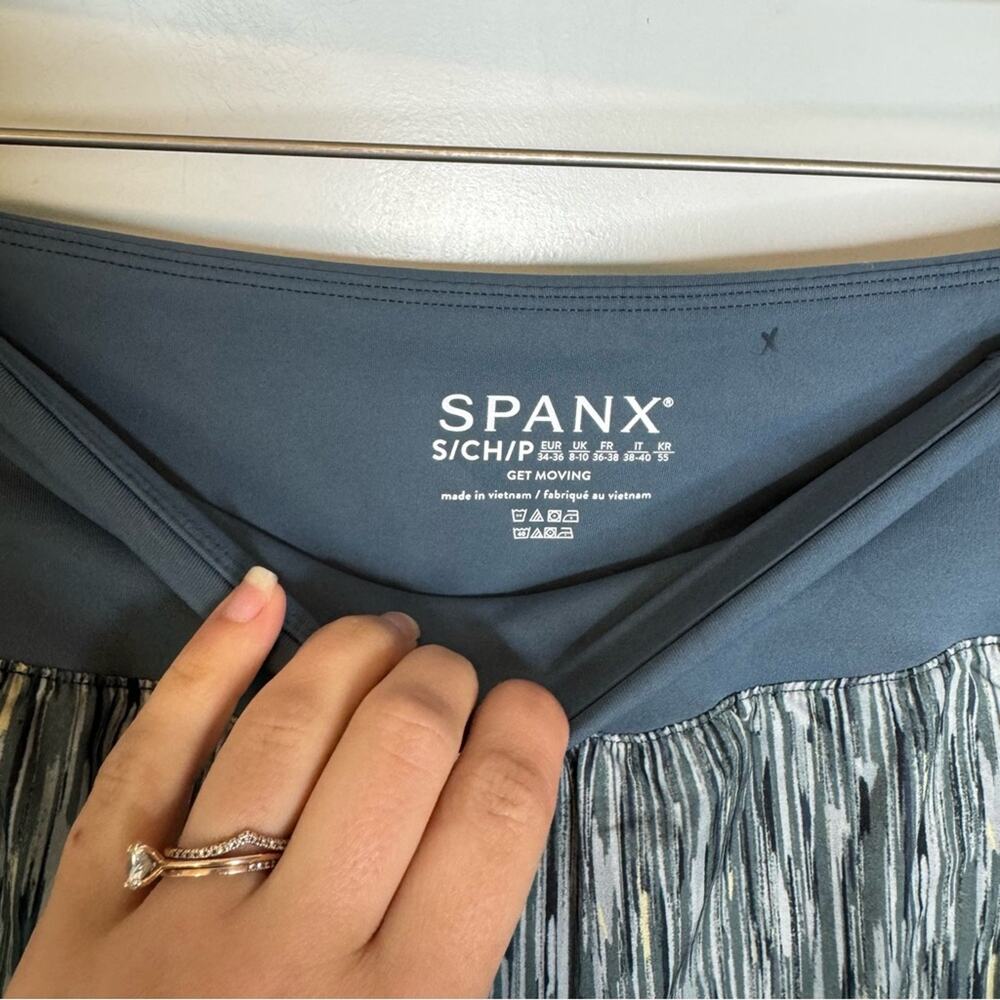 Spanx Get Moving Lined Running Workout Shorts Act… - image 3
